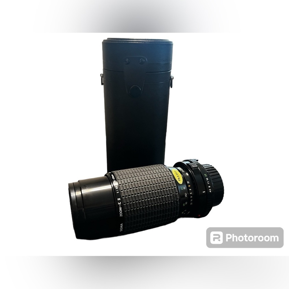 SIGMA ZOOM Lens K II 70~210mm 1:4.5 Made in JAPAN ~ Case Included